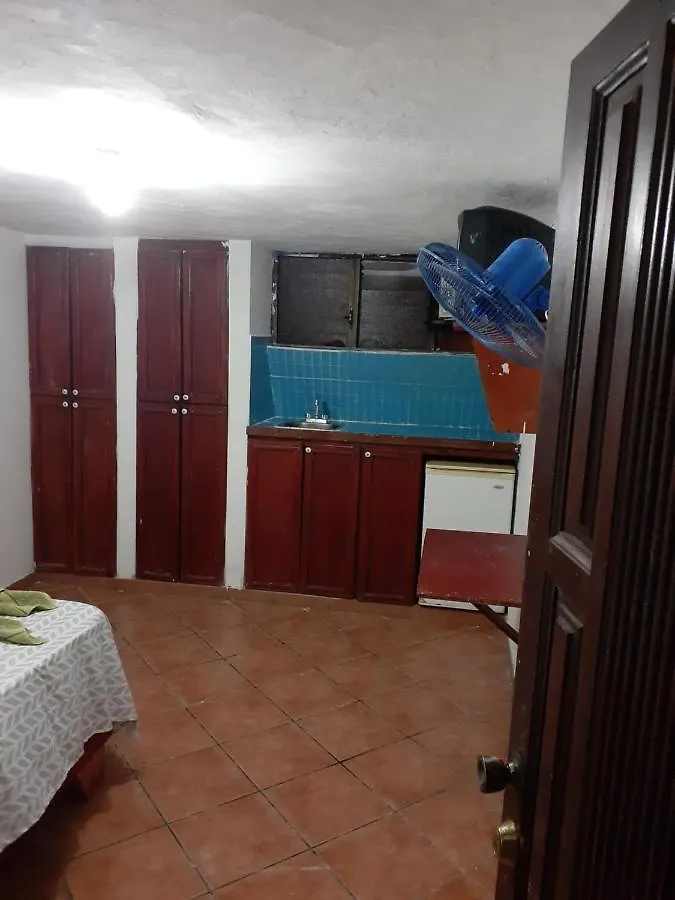 Guest house Adriano'S Apartahotel Santo Domingo