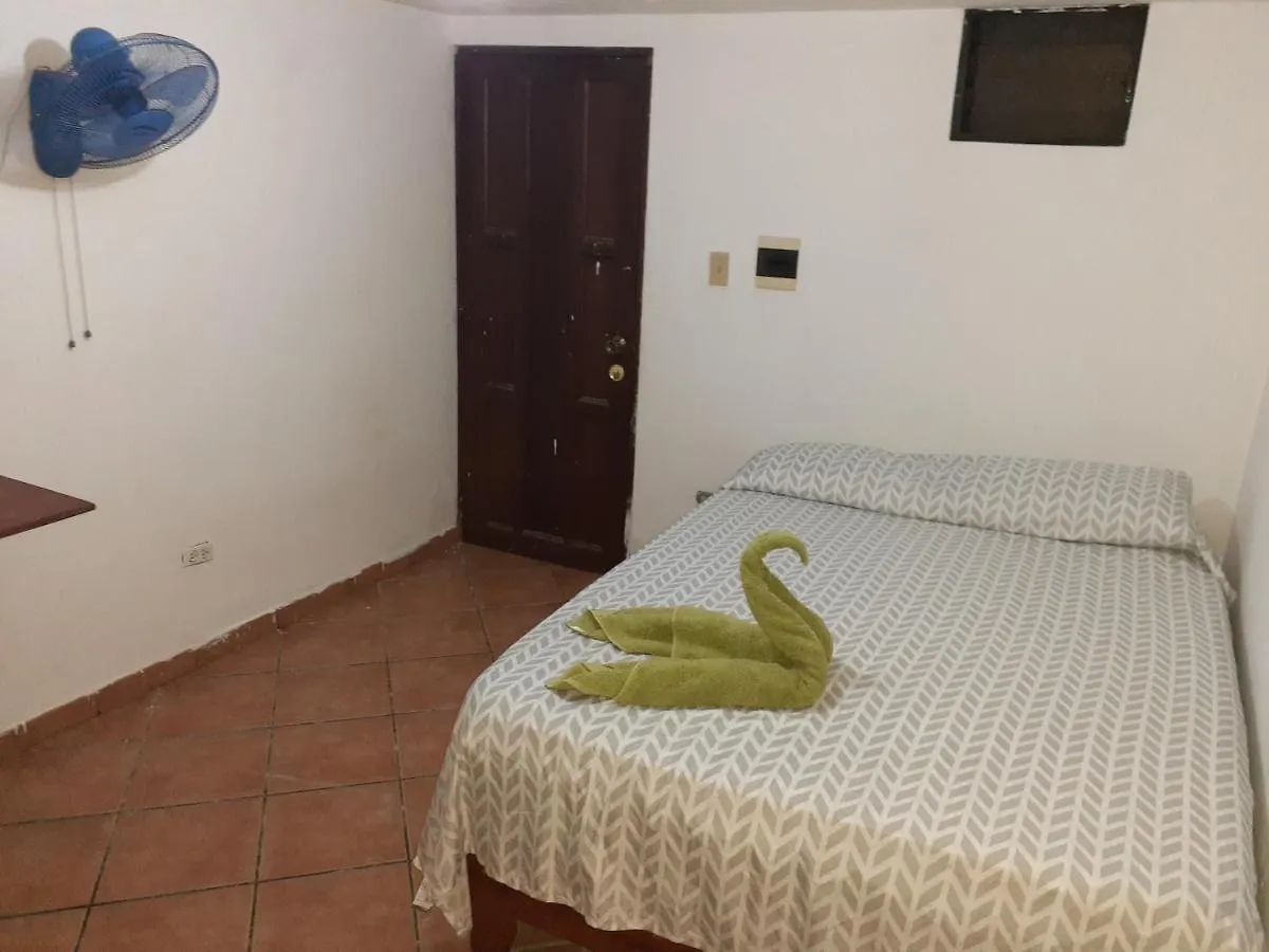 Adriano'S Apartahotel Santo Domingo 2*,